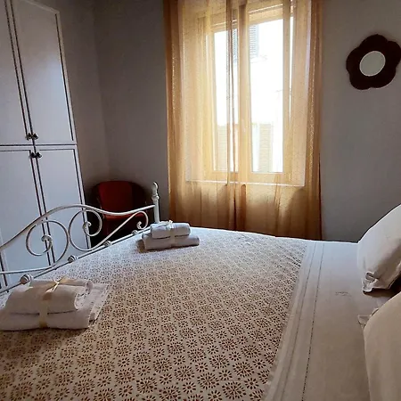 شقة La Casa Nel Vicolo كولّي فال ديلسا